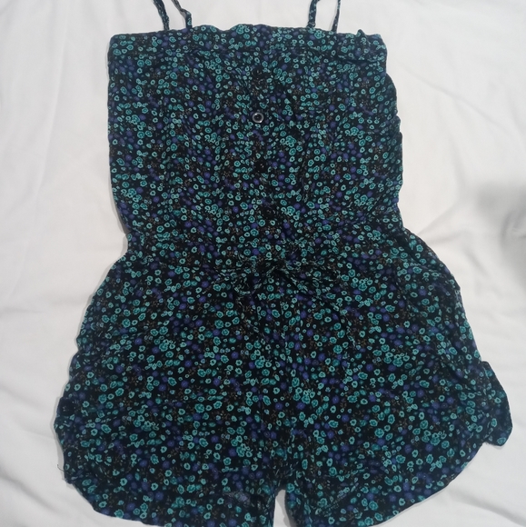 Xai Romper/Size SP(Small Petite)/Black w Green & Blue Floral Design - Picture 1 of 8